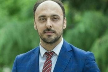 Rakočević: Neovlašćene osobe donosile su odluke o brutalnom napadu na građane Rakočević: Neovlašćene osobe donosile su odluke o brutalnom napadu na građane