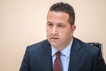 Eraković: Krivokapić da se hitno izvini ljekarima, oni su blago ove države Eraković: Krivokapić da se hitno izvini ljekarima, oni su blago ove države