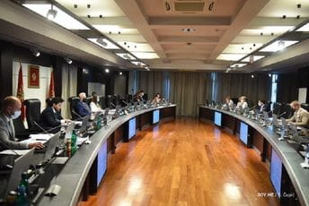 Vlada donijela odluku: Planirano flaširanje vode sa tri izvorišta Ilustracija