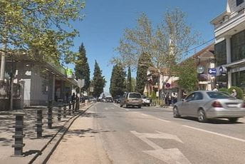 U Tuzima savjesni građani počeli sa rušenjem ilegalno izgrađenih ograda U Tuzima savjesni građani počeli sa rušenjem ilegalno izgrađenih ograda