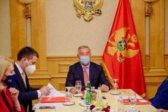 Savjet za odbranu i bezbjednost poziva sve društveno-političke aktere na mir, suzdržanost, toleranciju Savjet za odbranu i bezbjednost poziva sve društveno-političke aktere na mir, suzdržanost, toleranciju