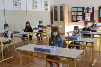 Savović: Djeci se mora garantovati zdravlje kad uđu u učionicu Savović: Djeci se mora garantovati zdravlje kad uđu u učionicu