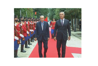 Đukanović dočekao Erdogana na Cetinju Đukanović dočekao Erdogana na Cetinju