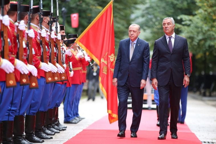 Đukanović sjutra u Turskoj: Čim sleti, razgovaraće sa Erdoganom Đukanović sjutra u Turskoj: Čim sleti, razgovaraće sa Erdoganom