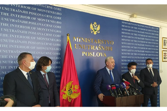 Krivokapić: Vlada će nagraditi učesnike u akciji zaplijene kokaina Krivokapić: Vlada će nagraditi učesnike u akciji zaplijene kokaina