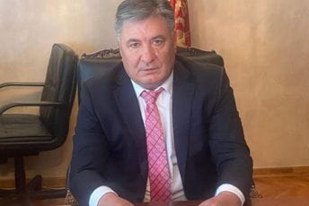 Burić: Čude poruke Abazovića, ostajemo dosljedni ciljevima Burić: Čude poruke Abazovića, ostajemo dosljedni ciljevima