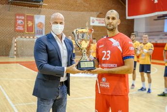 Tražeći sebe Tražeći sebe