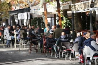 Građani Crne Gore zbog korone otvorili 16.000 bolovanja Građani Crne Gore zbog korone otvorili 16.000 bolovanja