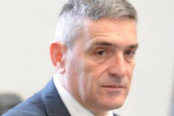 Sivi soko, gorski vuk i morska pjena se ne daju vezati (Vakat je!) Sivi soko, gorski vuk i morska pjena se ne daju vezati (Vakat je!)