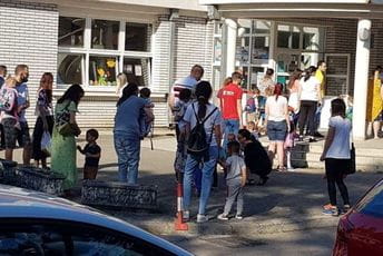 Djecu vraćali iz vrtića, do potvrde teško doći Djecu vraćali iz vrtića, do potvrde teško doći