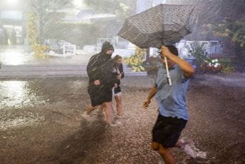 Stradalo i dvogodišnje dijete: Najmanje 16 žrtava poplava na sjeveroistoku SAD Stradalo i dvogodišnje dijete: Najmanje 16 žrtava poplava na sjeveroistoku SAD