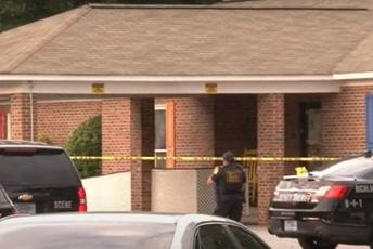 Dvadesetomjesečni blizanci pronađeni mrtvi u automobilu na parkingu vrtića Dvadesetomjesečni blizanci pronađeni mrtvi u automobilu na parkingu vrtića