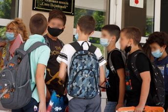Ne treba ih ni opominjati da nose maske u školi Ne treba ih ni opominjati da nose maske u školi
