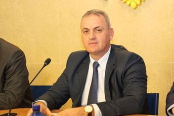 Pozvao Vladu da ne krši Zakon, a sud da odbaci prekšajne prijave Pozvao Vladu da ne krši Zakon, a sud da odbaci prekšajne prijave