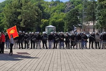 Cetinje prašta, ali ne zaboravlja Cetinje prašta, ali ne zaboravlja