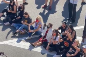 Građanke na barikadama Građanke na barikadama