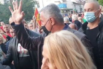 Đukanović na Cetinju: Ipak se nadam da će Crkva postupiti razumno (VIDEO) Đukanović na Cetinju, dočekan aplauzima (VIDEO)