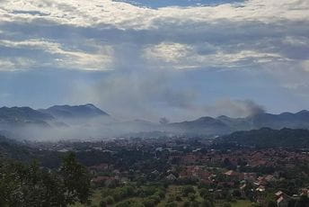 Oblak dima iznad Cetinja, građani u stanovima sve teže dišu Oblak dima iznad Cetinja, građani u stanovima sve teže dišu