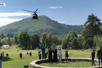 Ustoličenje iz helikoptera: Instagramisanje Porfirija, panciri i duge cijevi u Cetinjskom manastiru, suzavac i šok bombe za demonstrante