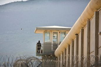 Iskopali tunel i pobjegli iz zatvora Iskopali tunel i pobjegli iz zatvora