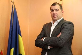 Krapović: Valjda nije zabranjeno da bude i druga inicijativa za opoziv Đukanovića Krapović: Valjda nije zabranjeno da bude i druga inicijativa za opoziv Đukanovića