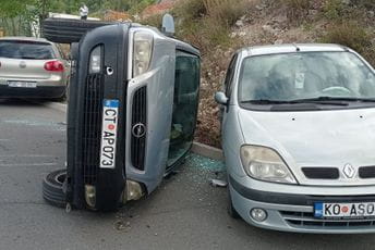 Podnijeta pritužba Savjetu: Policija uništila vozilo koje nije blokiralo glavnu saobraćajnicu Podnijeta pritužba Savjetu: Policija uništila vozilo koje nije blokiralo glavnu saobraćajnicu