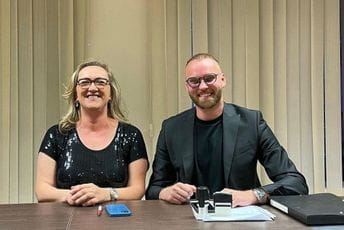 Danijel Alibabić novi predsjednik Udruženja estradnih umjetnika i izvođača Crne Gore Danijel Alibabić novi predsjednik Udruženja estradnih umjetnika i izvođača Crne Gore