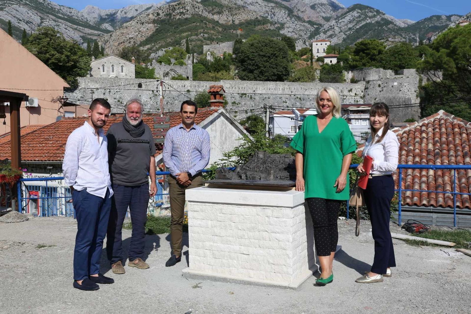 Fotografija 1: Stari Bar ovjekovječen u bronzi, nova turistička atrakcija grada
