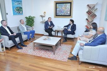 Abazović sa Air Astanom: Broj turista iz Kazahstana izvan svih očekivanja, letove nastaviti i zimi Abazović sa Air Astanom: Broj turista iz Kazahstana izvan svih očekivanja, letove nastaviti i zimi