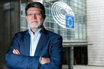 Zloupotreba vjerskih manifestacija ne priliči ozbiljnim EU kandidatima Tonino Picula