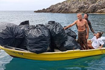 Ulcinj: U podmorju skupili više od 40 velikih vreća otpada, najviše plastičnih flaša Ulcinj: U podmorju skupili više od 40 velikih vreća otpada, najviše plastičnih flaša
