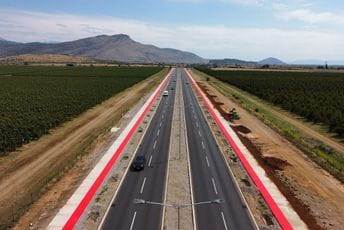 Radnici Plantaža prijete da će traktorima blokirati put prema Tuzima, Đeljošaj kaže da pomenuta firma manipuliše Radnici Plantaža prijete da će traktorima blokirati put prema Tuzima, Đeljošaj kaže da pomenuta firma manipuliše