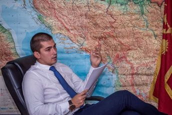 Popović: Došlo je vrijeme da se političari počnu baviti glavnim problemima Popović: Došlo je vrijeme da se političari počnu baviti glavnim problemima