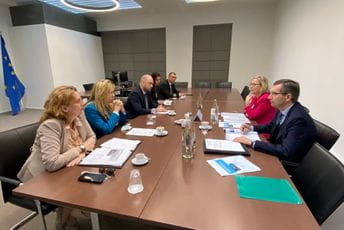 Radulović i Bratić u Bernu: SEEIIST će doprinijeti razvoju nauke i jačanju regionalne saradnje Radulović i Bratić u Bernu: SEEIIST će doprinijeti razvoju nauke i jačanju regionalne saradnje