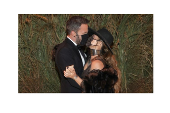 "Poljubac pod maskama" Dženifer Lopez i Ben Aflek nijesu propustili Met galu 2021