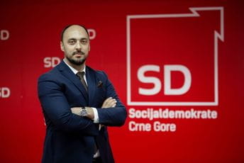 Rakočević: Od Vlade ostali samo dugmići Rakočević: Od Vlade ostali samo dugmići