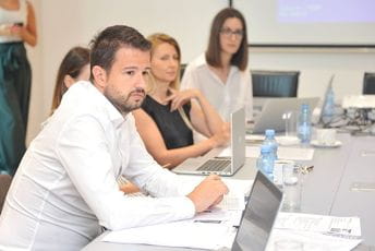 Najbolji mladi ljudi iz Crne Gore u ulozi domaćina Paviljona naše zemlje Najbolji mladi ljudi iz Crne Gore u ulozi domaćina Paviljona naše zemlje