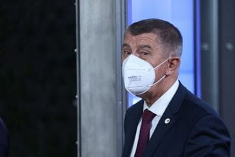 Babiš najavio kraj pandemije u Češkoj, epidemiolozi i statistika demantuju Babiš najavio kraj pandemije u Češkoj, epidemiolozi i statistika demantuju