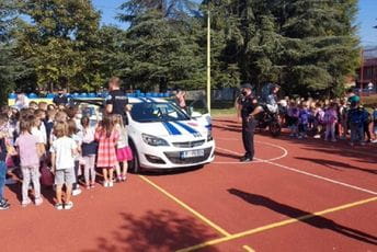 Prvake učili pravilima u saobraćaju Prvake učili pravilima u saobraćaju