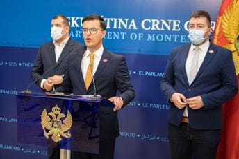 Demokrate: Premijer i sam kazao da među političarima ima eksperata, sa osnaženom Vladom u nove pobjede Demokrate: Premijer i sam kazao da među političarima ima eksperata, sa osnaženom Vladom u nove pobjede