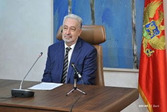 Premijer Krivokapić danas učestvuje na Bajdenovom virtuelnom samitu posvećenom borbi protiv Covida-a Premijer Krivokapić danas učestvuje na Bajdenovom virtuelnom samitu posvećenom borbi protiv Covida-a