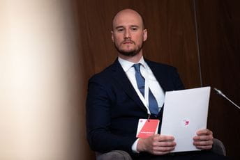 Božović: Da li će objasniti građanima otkud im najmodernija bolnica u ovom dijelu Evrope? Božović: Da li će objasniti građanima otkud im najmodernija bolnica u ovom dijelu Evrope?