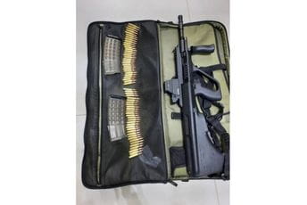 Budva: Policija pronašla arsenal oružja kod državljana Turske Budva: Policija pronašla arsenal oružja kod državljana Turske