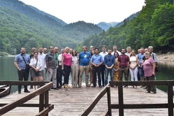 Klub poslanika Crno na bijelo traži da se 20. septembar praznuje kao Dan ekološke države Klub poslanika Crno na bijelo traži da se 20. septembar praznuje kao Dan ekološke države