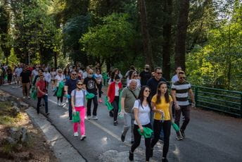 Uspješno realizovana prva akcija čišćenja nakon velikog požara: Više stotina ljudi iskazalo ljubav prema Gorici Uspješno realizovana prva akcija čišćenja nakon velikog požara: Više stotina ljudi iskazalo ljubav prema Gorici