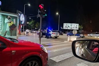 Oboren pješak u Podgorici, prebačen u Urgentni centar Oboren pješak u Podgorici, prebačen u Urgentni centar