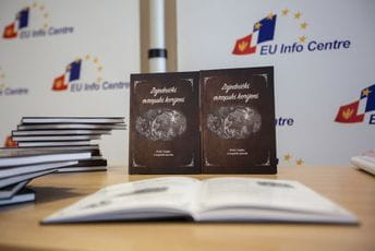 Popa vrtićima i Savezu slijepih poklonila knjige "Zajednički evropski korijeni" Popa vrtićima i Savezu slijepih poklonila knjige "Zajednički evropski korijeni"