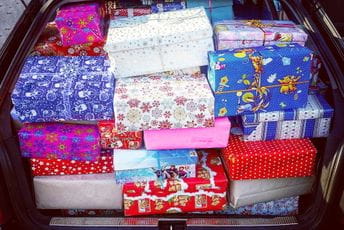 Asocijacija mladih Crne Gore: Pokloni iznenađenja za djecu iz socijalno ugroženih porodica Asocijacija mladih Crne Gore: Pokloni iznenađenja za djecu iz socijalno ugroženih porodica