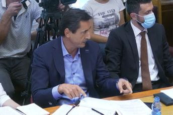 Kordić: Nije Srbijanska crkva; Sekulić: To je moj odnos prema ćutnji na kletve upućene narodu iz Crne Gore Kordić: Nije Srbijanska crkva; Sekulić: To je moj odnos prema ćutnji na kletve upućene narodu iz Crne Gore