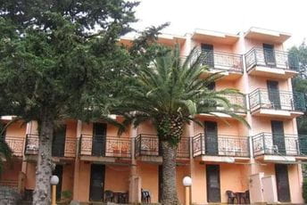 Grba nudi hotel „Alet“ za 14,5 miliona Grba nudi hotel „Alet“ za 14,5 miliona